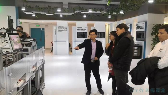 致敬不平凡的2019年 致敬不平凡的2019年